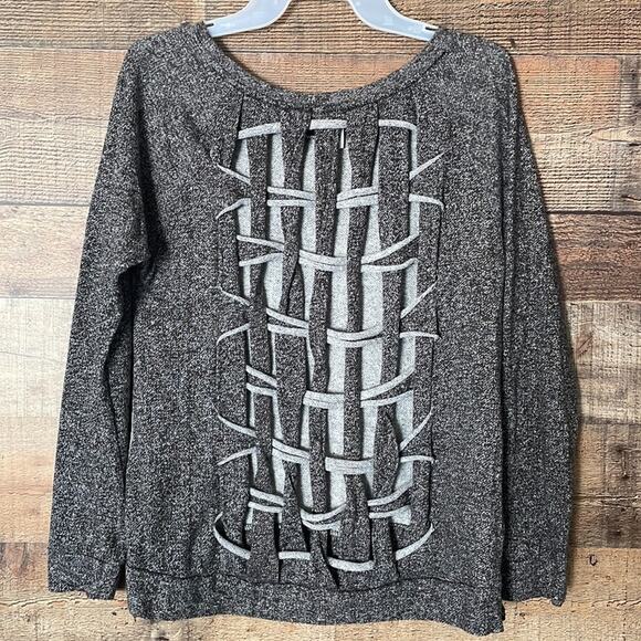 Esley Gray Open Lattice Back Long Sleeve Top Ivory Lace Front Size Medium - Picture 7 of 9